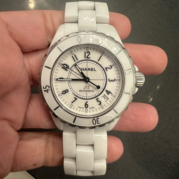 Chanel watch - Picture 1 of 12